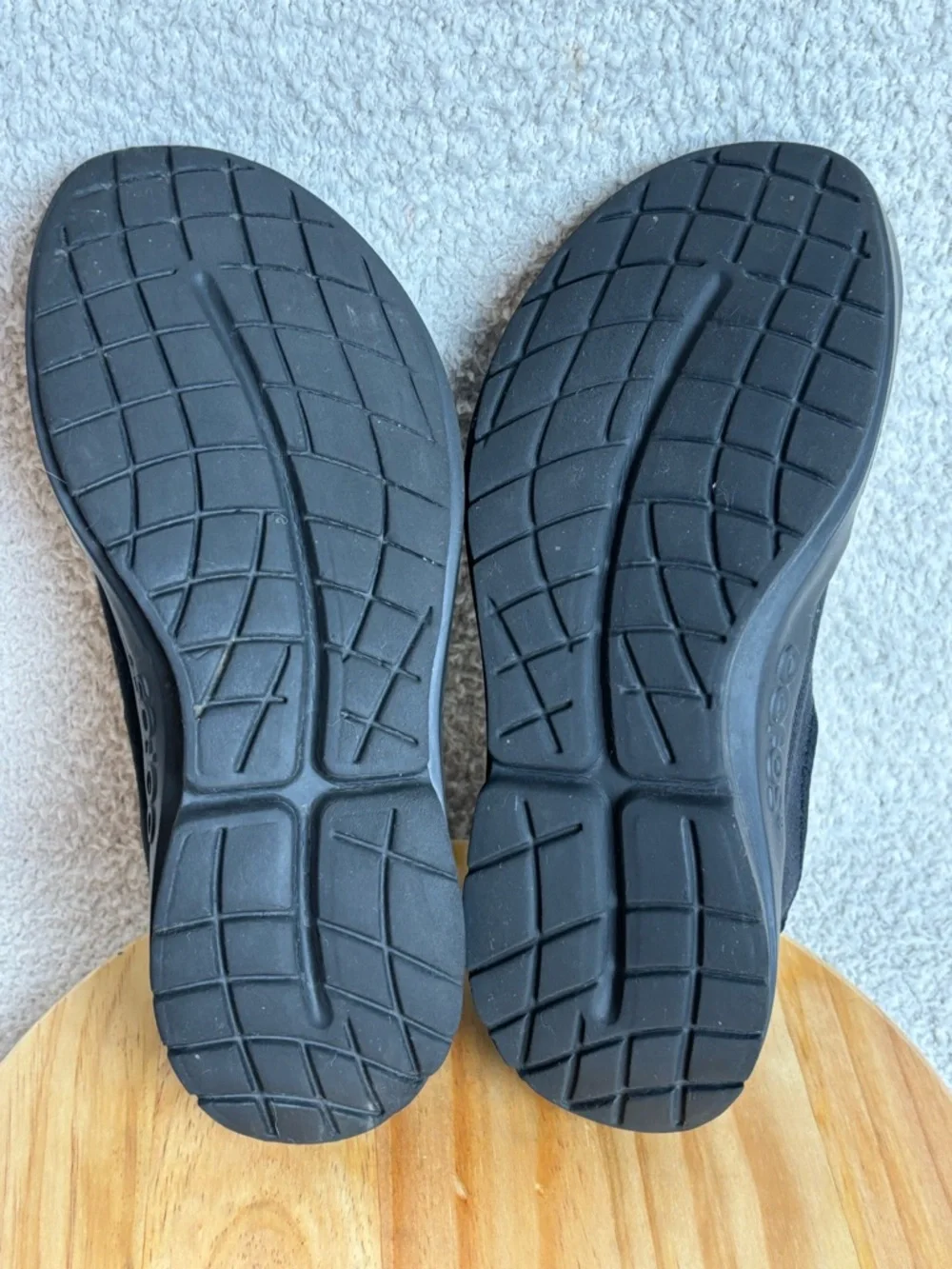 Oofos Shoes Womens 10 Black OOmg eeZee Low Slip on Recovery Sneakers